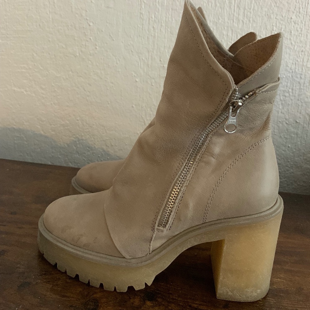 Free People Heel Boots size 37